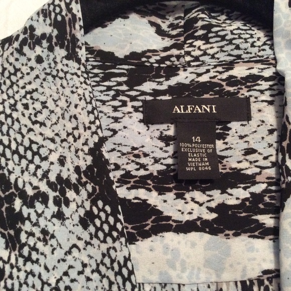 Top - Picture 3 of 4